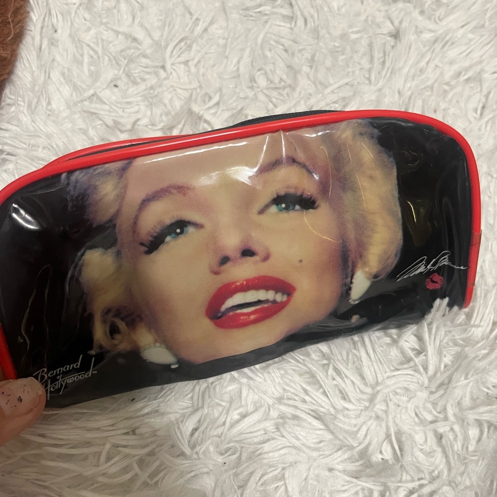 Red and Black Women's Bag - Picture 2 of 7